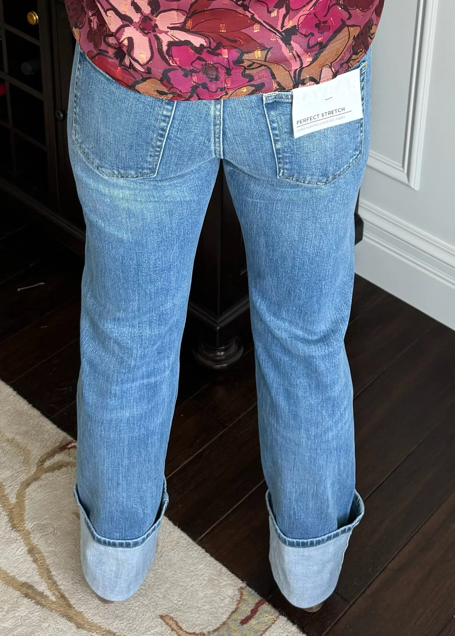 Yoyo Mid Rise Cuffed Straight Jeans
